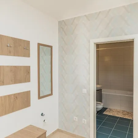 Apartment Lara Luxury B46 *